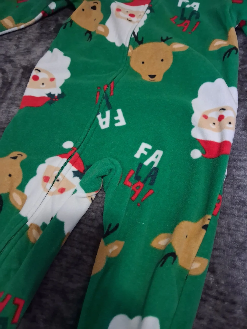 Carters Fleece Christmas Footie Pajamas Green Red Santa Size:2T Boys/Girls